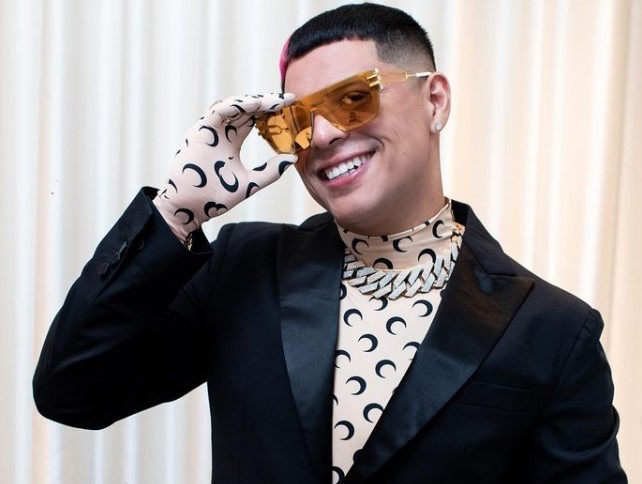 Eduin Caz anuncia nueva marca de ropa con prendas extravagantes y hasta ediciones especiales